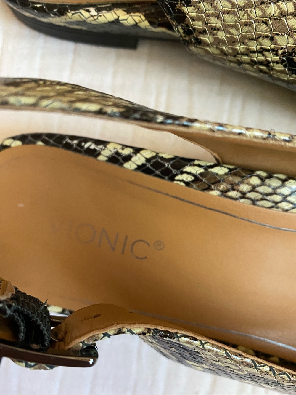 VIONIC Black and Cream Snake-Print Pointed Slingback Flats - Picture 5 of 7